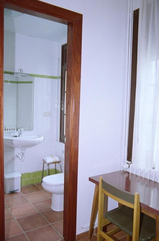 Bohí Hostal Fondevila מראה חיצוני תמונה