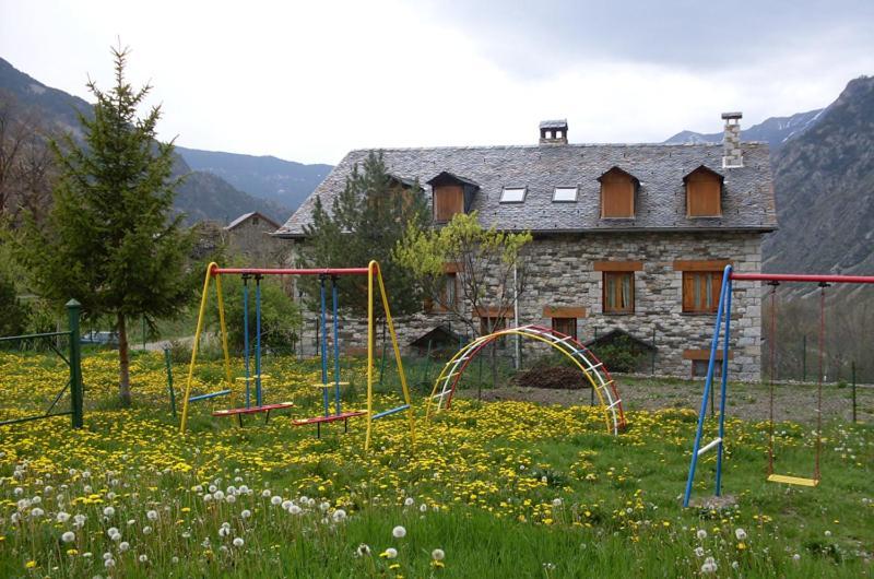 Bohí Hostal Fondevila מראה חיצוני תמונה